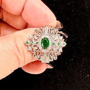Elegant Silver and Green Gemstone Ring